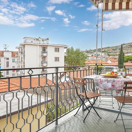 Miriam Sweet Apartment Arma di Taggia